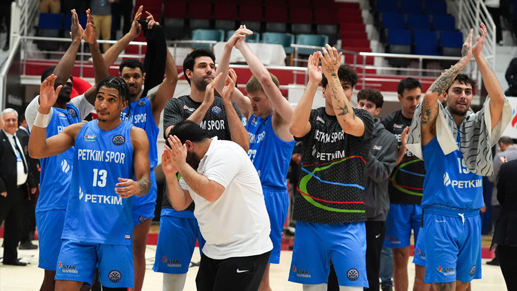 Aliağa Petkimspor ilk galibiyetini evinde aldı