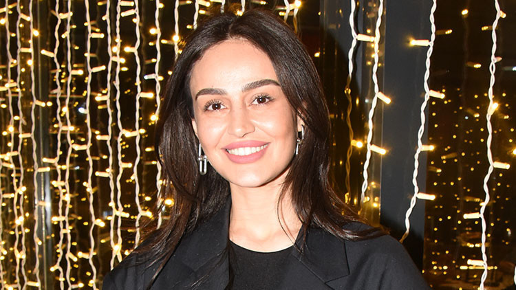 Ünlü türkücüden itiraf Sosyal medyadan biriyle tanışırım Ünlü türkücüden itiraf Sosyal medyadan biriyle tanışırım