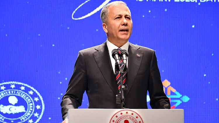 İçişleri Bakanı Yerlikaya: Milletimizin başına musallat olan terör, bir daha açılmamak üzere kapanıyor İçişleri Bakanı Yerlikaya: Milletimizin başına musallat olan terör, bir daha açılmamak üzere kapanıyor