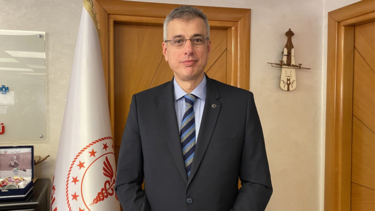 Sağlık Bakanı Memişoğlu, sağlık çalışanlarıyla iftarda bir araya geldi Sağlık Bakanı Memişoğlu, sağlık çalışanlarıyla iftarda bir araya geldi