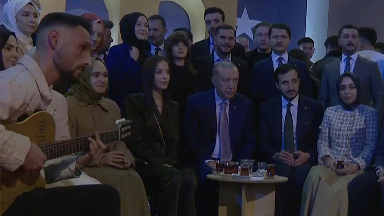 Cumhurbaşkanı Erdoğan İstanbulda gençlerle bir araya geldi