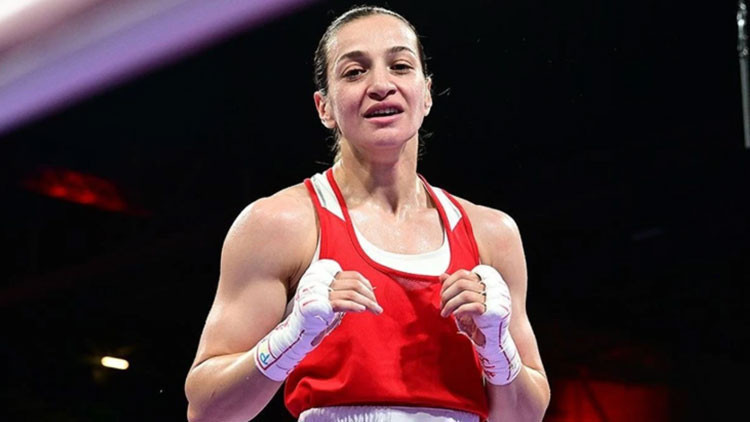 Milli boksör Buse Naz Çakıroğlu, gümüş madalya kazandı Hatice Akbaş...