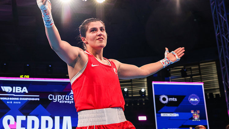 Busenaz Sürmeneli, Dünya şampiyonu