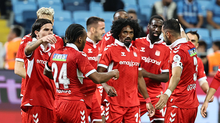 Sivassporda 3 futbolcu ülkelerinin milli takımına çağrıldı