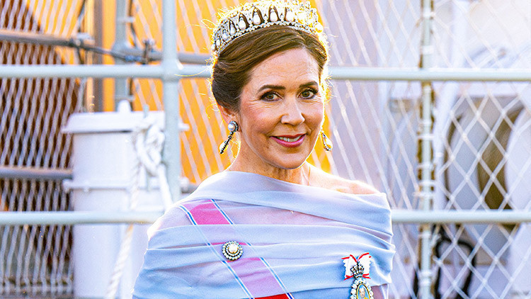 Kraliyet sarayında panik… Kate’in yaşadıkları unutulmadı… Hüzünlü kraliçe ‘hastalık’ bahanesiyle ortadan kayboldu