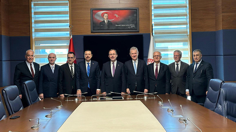 Kasapoğlu’ndan İZTO’ya tam destek Kasapoğlu’ndan İZTO’ya tam destek