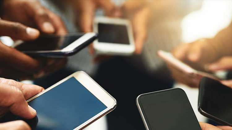 Hessen, okullarda telefonu yasaklıyor