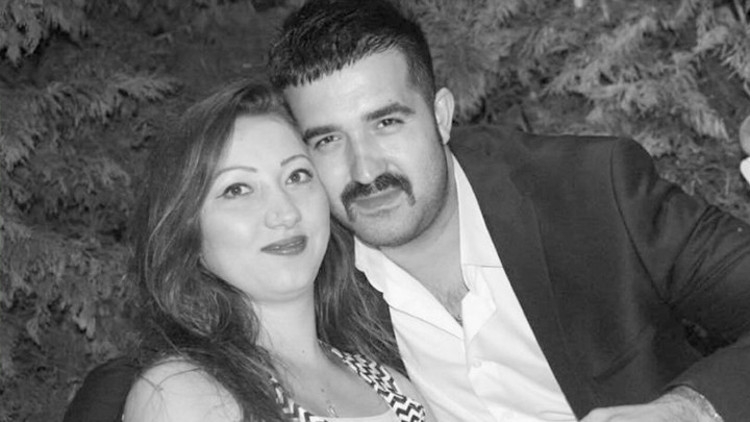 İzmirde Zehra Barbak, eşi tarafından katledilmişti Acılı anne: Torunumun gözü önünde defalarca bıçaklamış İzmirde Zehra Barbak, eşi tarafından katledilmişti Acılı anne: Torunumun gözü önünde defalarca bıçaklamış