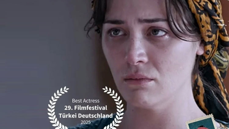 En İyi Kadın Oyuncu ödülü Deniz Işının