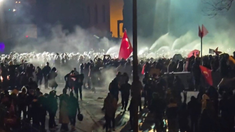 Son dakika: İzinsiz gösterilerde 206 kişiye tutuklama talebi