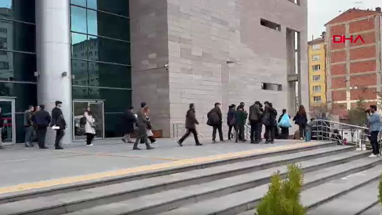 Eskişehirde İmamoğlu protestolarında gözaltına alınan 14 öğrenci serbest bırakıldı