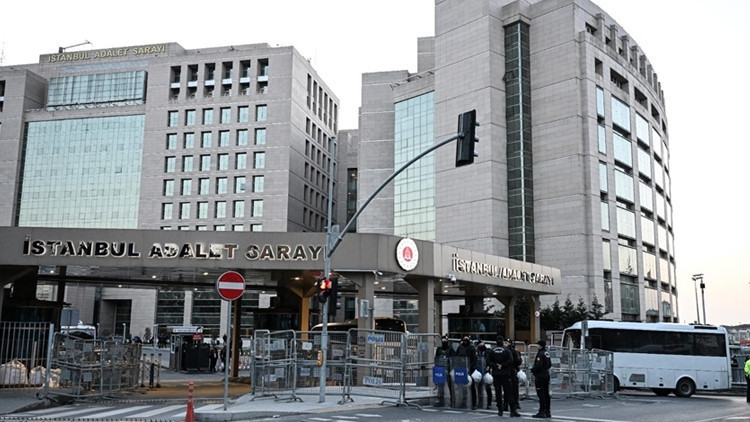 Son dakika... İstanbuldaki yolsuzluk soruşturmasında 3 şirkete daha el konuldu