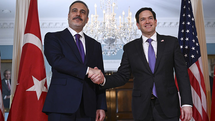 Son dakika... Dışişleri Bakanı Fidan, ABD Dışişleri Bakanı Rubio ile bir araya geldi