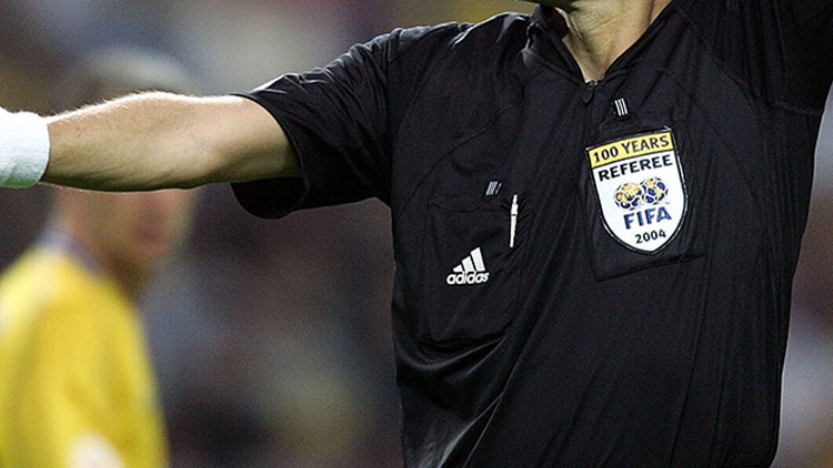 Dünyaca ünlü eski hakem, Beşiktaş - Galatasaray derbisi için İstanbula geliyor