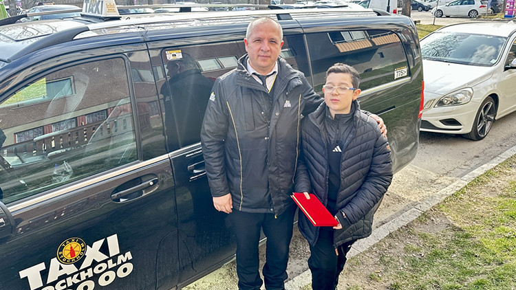 Tüm İsveç komşularını kurtaran Türk baba-oğulu konuşuyor... Kahraman ilan edildiler Tüm İsveç komşularını kurtaran Türk baba-oğulu konuşuyor... Kahraman ilan edildiler