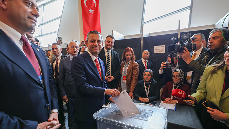 Cumhuriyet Halk Partisinde kurultay süreci tamamlandı Cumhuriyet Halk Partisinde kurultay süreci tamamlandı
