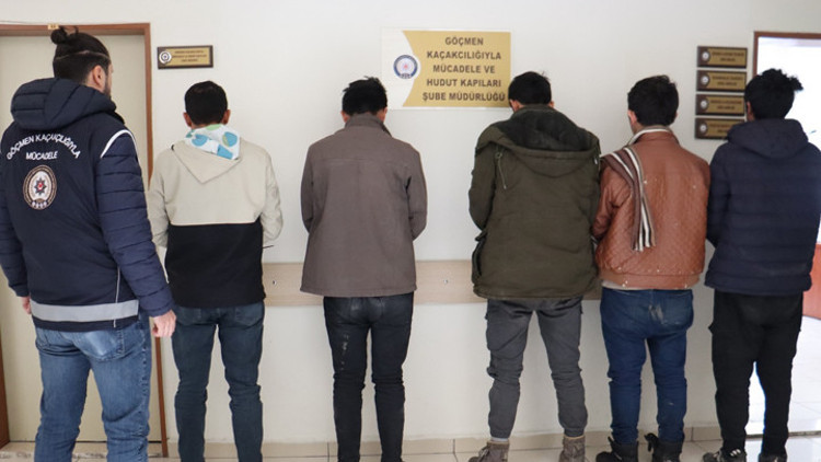 Amasyada kaçak göçmenler, TIR’ların yatak bölümünde uyurken yakalandı