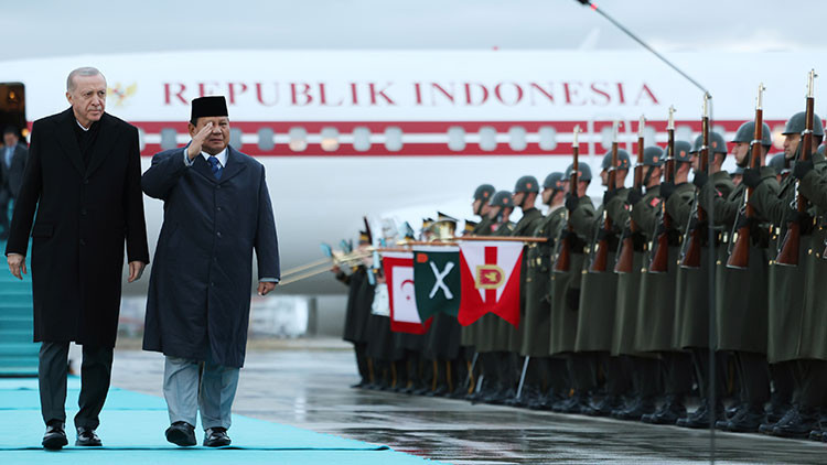 Cumhurbaşkanı Erdoğan, Endonezya Cumhurbaşkanı Subianto’yu resmi törenle karşıladı