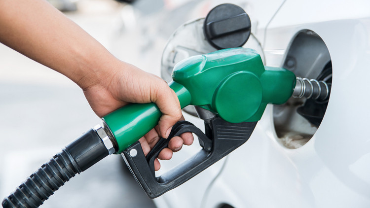 Benzine bir indirim daha geliyor
