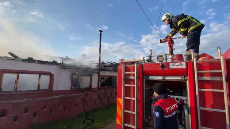 Evde çıkan yangında öldü Evde çıkan yangında öldü