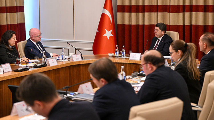 Adalet Bakanı Yılmaz Tunç, Avrupa İşkencenin Önlenmesi Komitesi Başkanı Mitchell ile görüştü