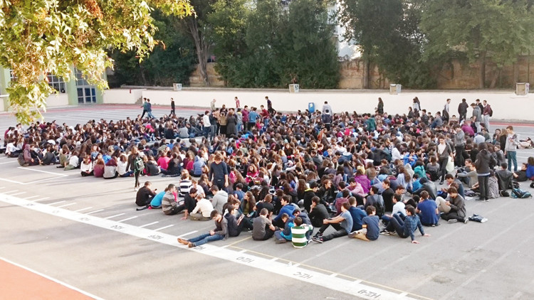 Proje okullarda görevden alınan öğretmenlere öğrenci desteği