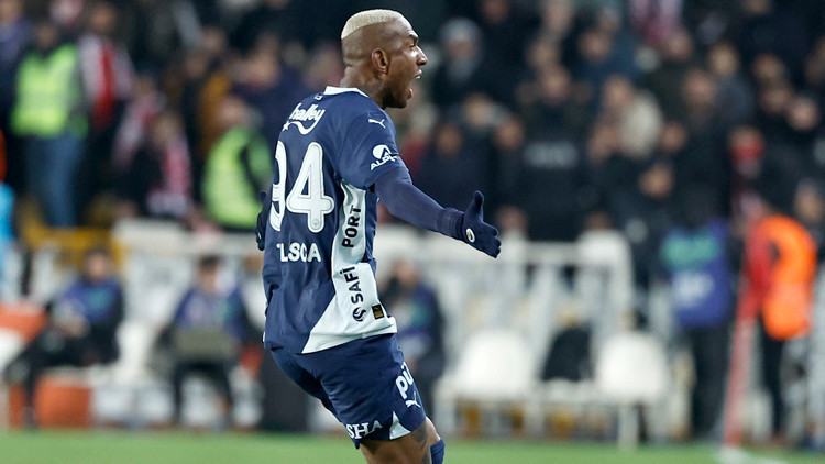 Sivasspor 1-3 Fenerbahçe (Süper Lig maçı özeti) Sivasspor 1-3 Fenerbahçe (Süper Lig maçı özeti)