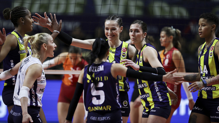 Fenerbahçe Medicana, Sultanlar Liginde finalde Galatasaray Daikin derbiyi 5 sette kaybetti Fenerbahçe Medicana, Sultanlar Liginde finalde Galatasaray Daikin derbiyi 5 sette kaybetti