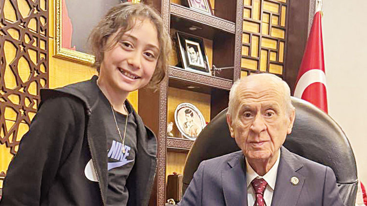 Ahen istedi, Bahçeli ‘Roblox’a el attı