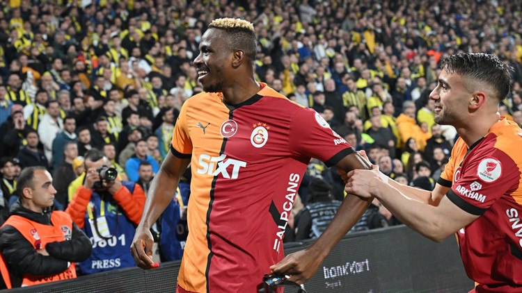 Immobile sustu, Victor Osimhen coştu