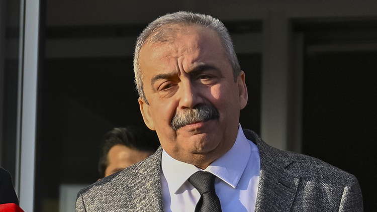 Sırrı Süreyya Önder için art arda geçmiş olsun mesajları