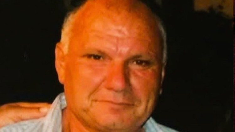 Komşusu defnedilirken fenalaşan adam hayatını kaybetti Komşusu defnedilirken fenalaşan adam hayatını kaybetti