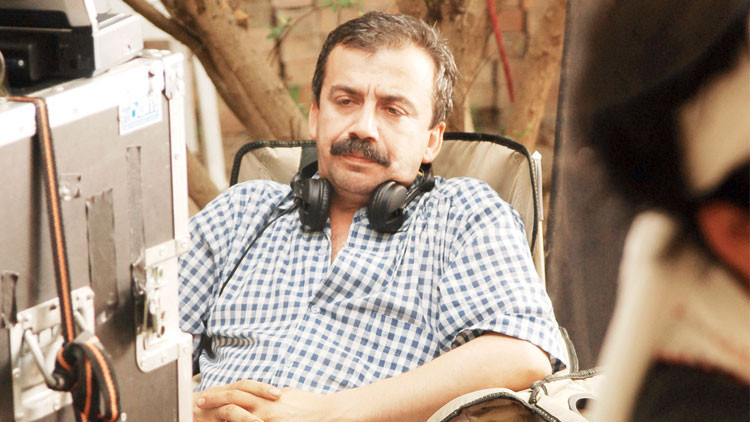 İşçi, yazar, sinemacı: Sırrı Süreyya Önder... İşçi, yazar, sinemacı: Sırrı Süreyya Önder...