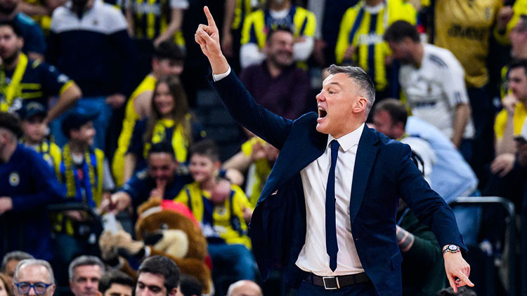 Sarunas Jasikevicius, EuroLeaguede yılın koçu seçildi