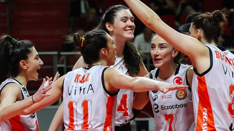 Eczacıbaşı Dynavit, Galatasaray Daikine set vermedi Eczacıbaşı Dynavit, Galatasaray Daikine set vermedi