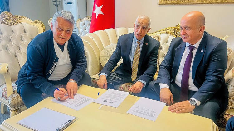 Kardeşler buluştu, imzalar atıldı Kardeşler buluştu, imzalar atıldı