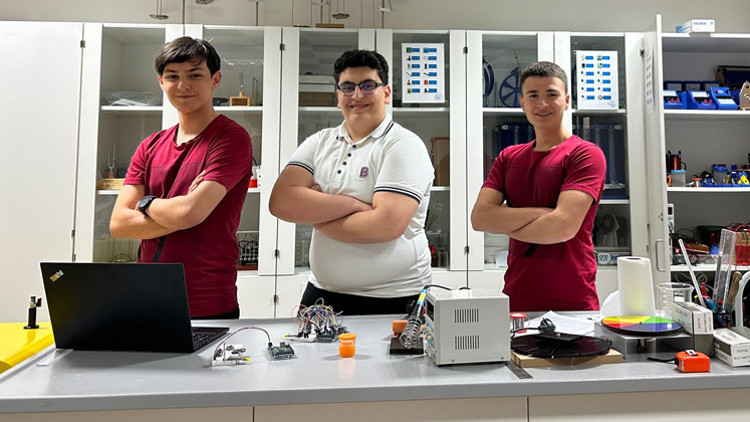 Liselilerin sağlık projesi Stanford’da birinci seçildi Liselilerin sağlık projesi Stanford’da birinci seçildi