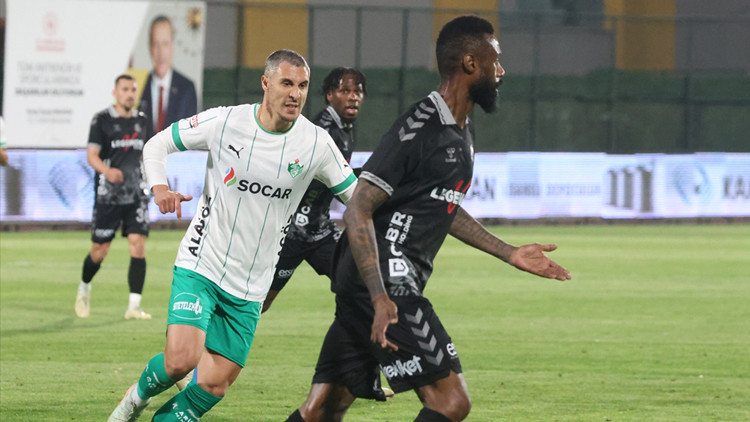 Alagöz Holding Iğdır FK, Sakaryaspor engelini 4-0 ile aştı