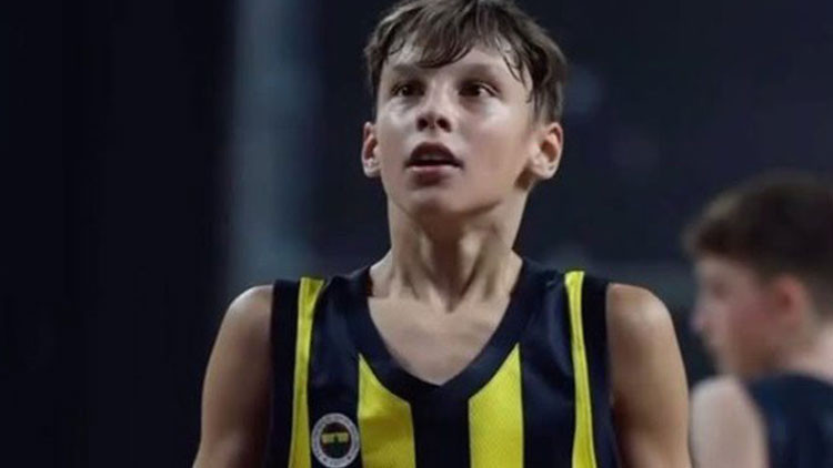 Fenerbahçeli küçük Jasikevicius Balıkesirde parkede