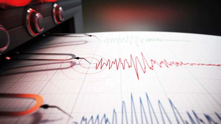 7 km derinlikte oldu 13 saniye sürdü... İstanbul 6.2’yle sarsıldı