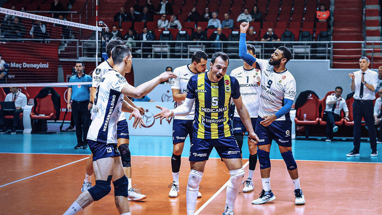 Fenerbahçe, Arkas Spor karşısında seride öne geçti Fenerbahçe, Arkas Spor karşısında seride öne geçti