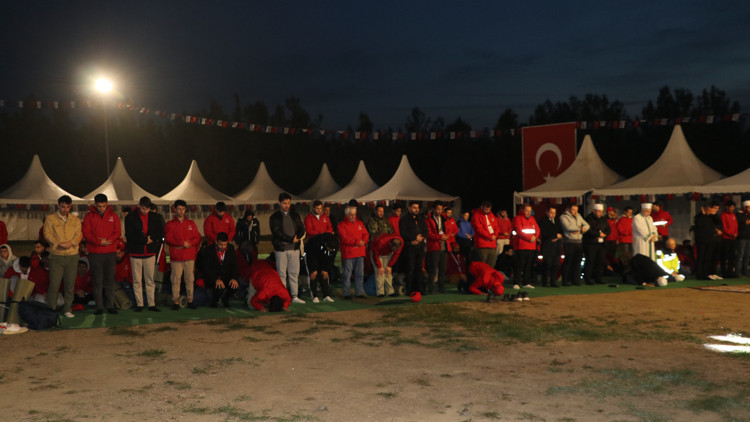 Çanakkalede 57nci Alaya Vefa Yürüyüşü