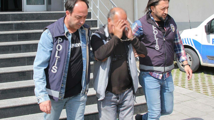 Manisada 22 ayrı suçtan aranan şüpheli yakalandı Manisada 22 ayrı suçtan aranan şüpheli yakalandı