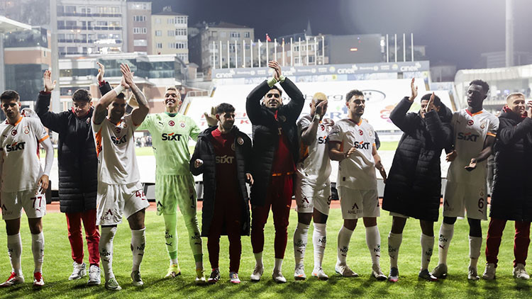 Galatasarayın ligde yenmediği takım kalmadı 5 gollü galibiyetle ligde bir ilk