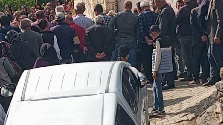 Kiliste acı ölüm Otomobiliyle geri manevra yaparken hamile eşinin ölümüne neden oldu