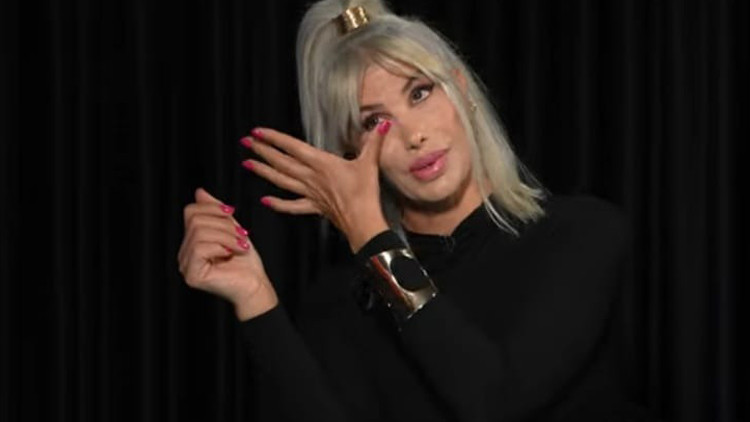 Şarkıcı Hatice: Ramiz resim çerçevesini kafamda kırdı Şarkıcı Hatice: Ramiz resim çerçevesini kafamda kırdı