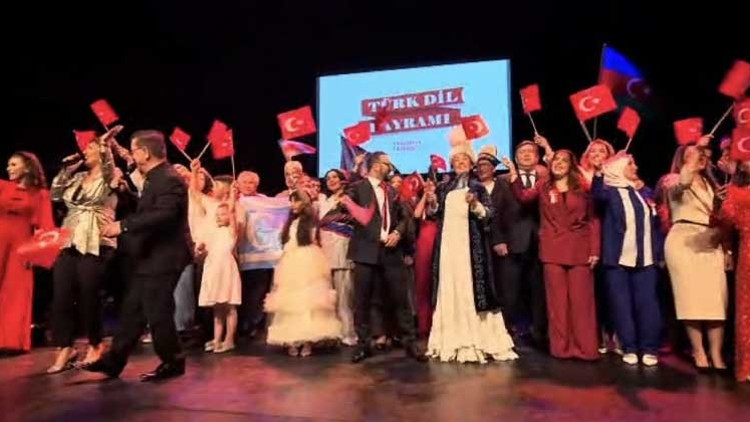 Hollanda’da Türk Dil Bayramı’na anlamlı destek Hollanda’da Türk Dil Bayramı’na anlamlı destek