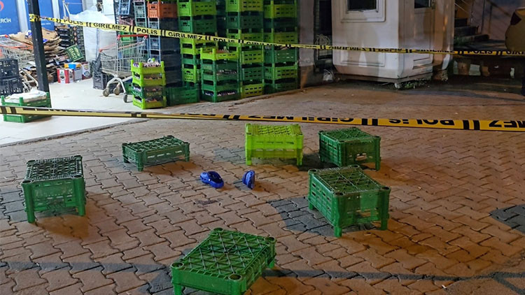 Ataşehirde dairede doğalgaz parlaması: Panikleyip 7nci kattan atladı