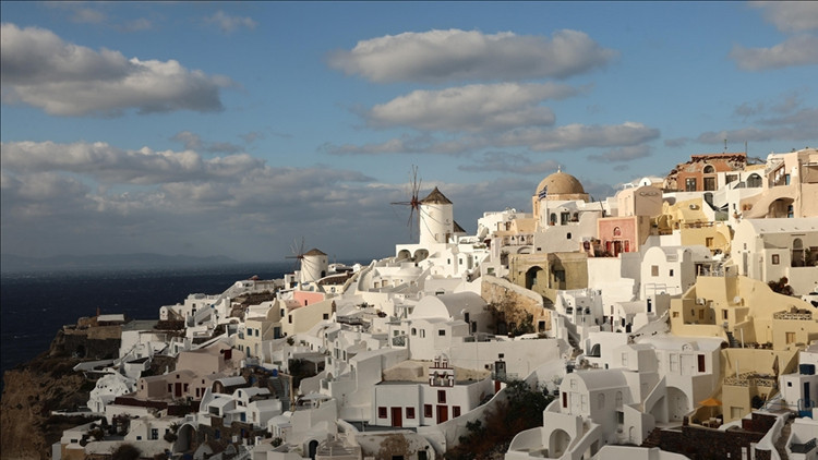 Türkiye sınırındaki Meriçte nüfus düşüyor: Yunanistan 10 bin avro teklif etti, yine de önüne geçemedi