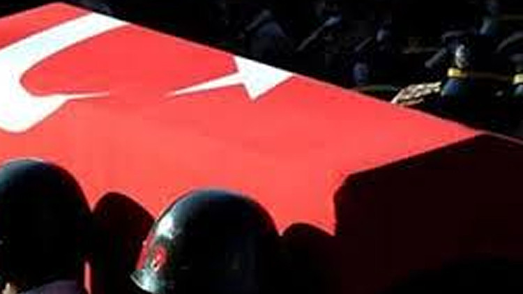 Üzerine yıldırım düşen uzman çavuş şehit oldu Üzerine yıldırım düşen uzman çavuş şehit oldu